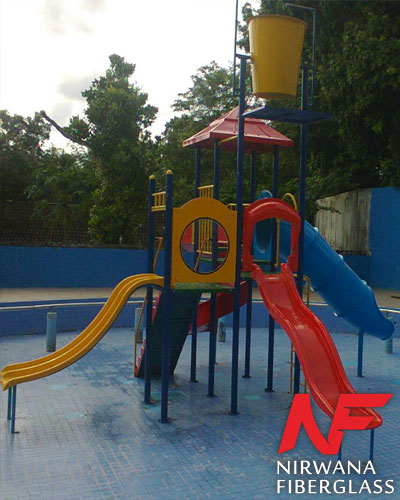Playground kolam