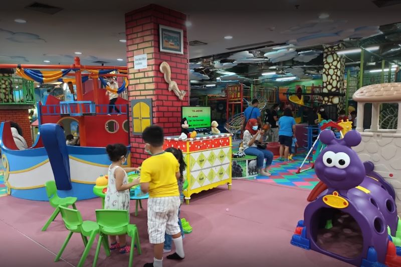 Playground Kiddy Playland Solo Mall Square